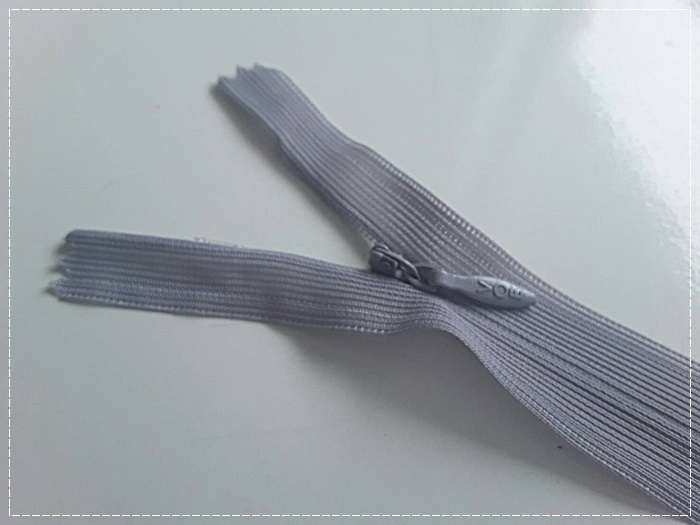 ซิปซ่อน 22 นิ้ว สีเทา