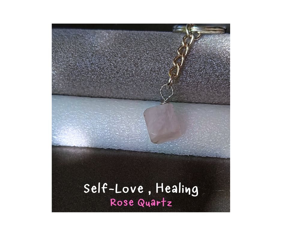 พวงกุญแจ หินแท้ Rose Quartz Keychain (เมตตามหานิยม เติมคลื่นความรักตัวเอง)