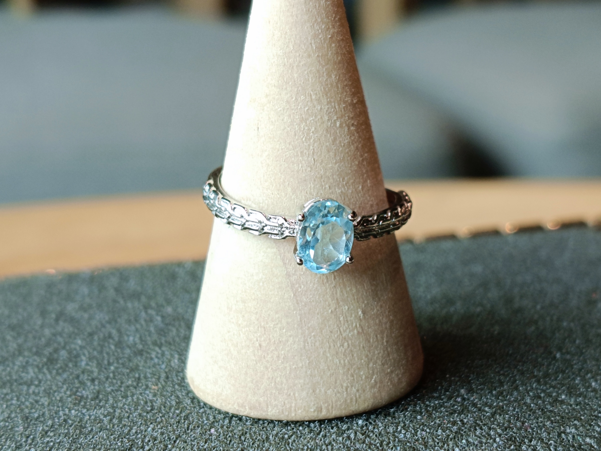 Natural "Blue Topaz" Ring แหวนหินแท้ Blue Topaz (Honesty , Loyalty , Boost Communication)