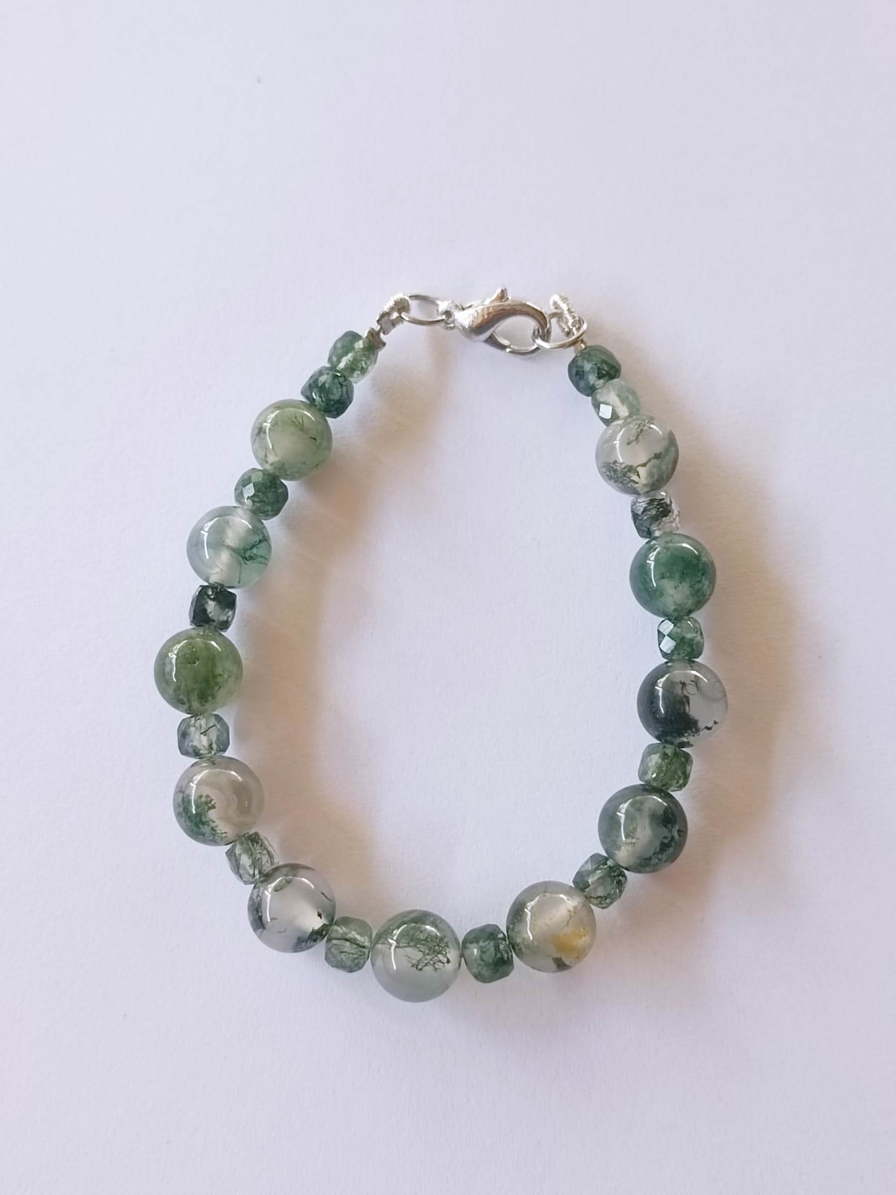 สร้อยข้อมือหินแท้ "POSH" Moss Agate Bracelet ( เสริมความแข็งแรง)