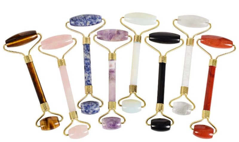 ลูกกลิ้งนวดหน้าจากหินรัตนชาติ (Precious Stone Facial Massage Roller)