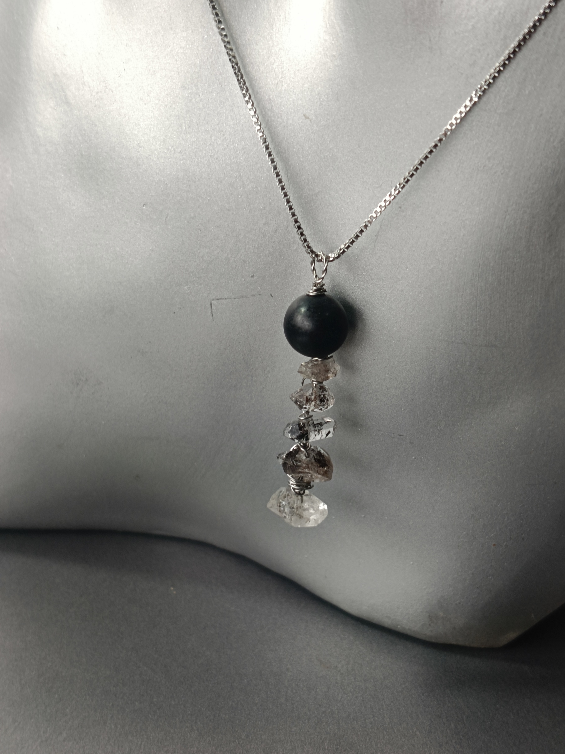 จี้พร้อมสร้อย หินแท้ Herkimer Diamond + Shungite Necklace (Grounding ปกป้องคุ้มครอง เจริญรุ่งเรือง งอกงาม ปลดปล่อยตัวเอง)