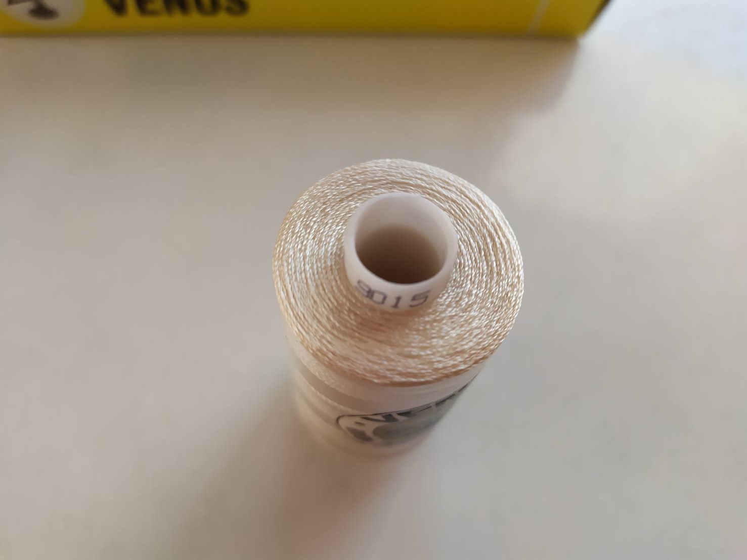 ไหมปักจักร เบอร์ 9015