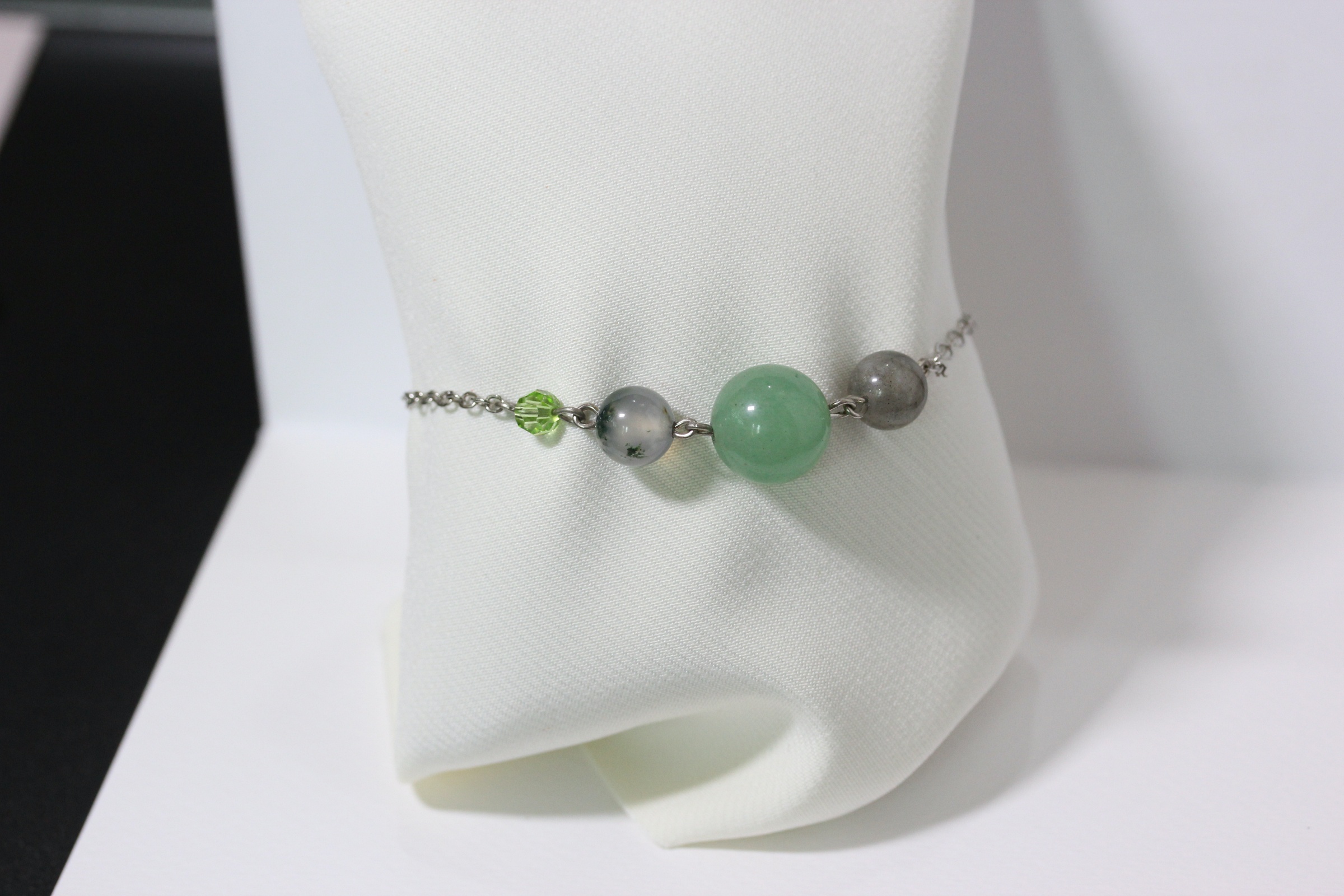 สร้อยข้อมือหินแท้ "Mini" Abundant Bracelet (Green Aventurine,Moss Agate,Labradorite)