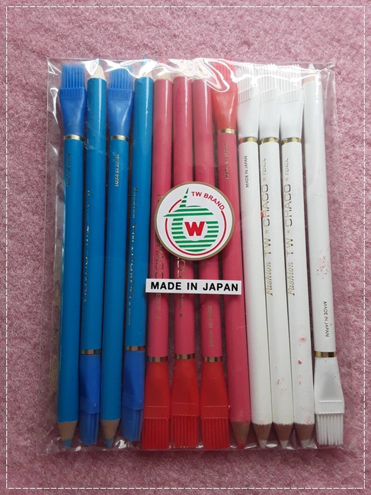 ดินสอเขียนผ้า TW สีชมพู