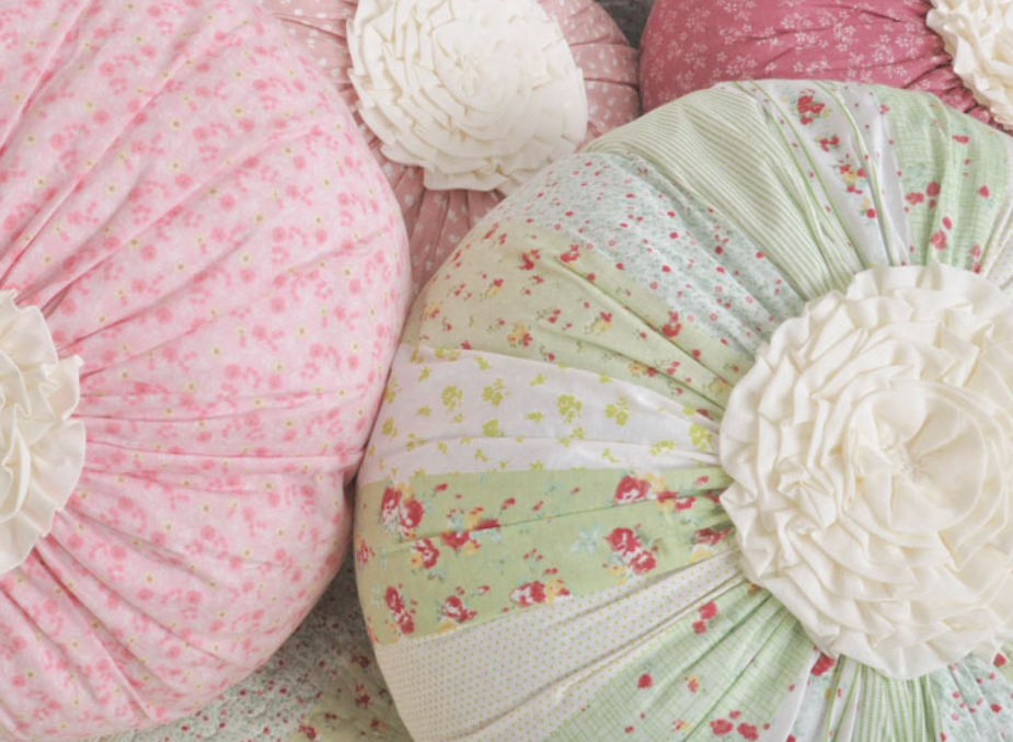 หมอนอิงวินเทจทรงฟักทอง ผ้าคอทตอนแท้ สีเขียวพาสเทล