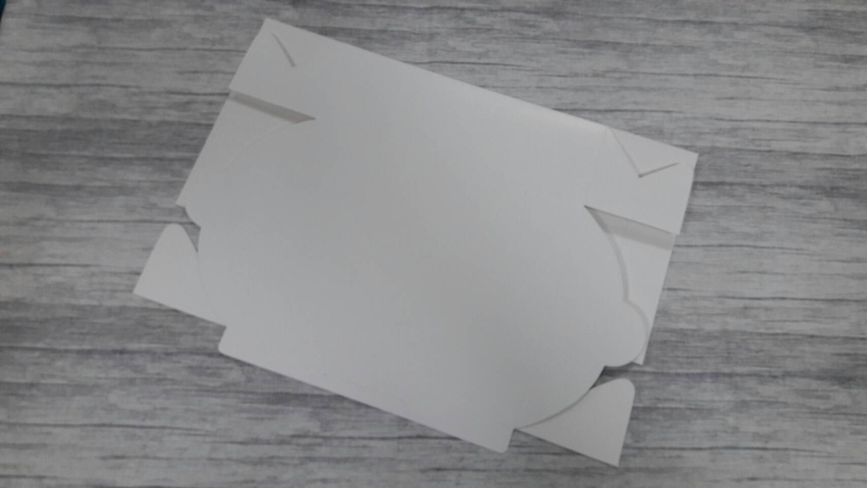 กล่องขนม กล่องเค้ก กล่องคัพเค้ก กล่องบราวนี่ กล่องชิฟฟ่อน กล่องสแน็ค ขนาด 17.5x22.0x7.4 ซม. สีขาว แบบฝาทึบ ราคา 210 บาท(ต่อแพ็ค20ใบ)