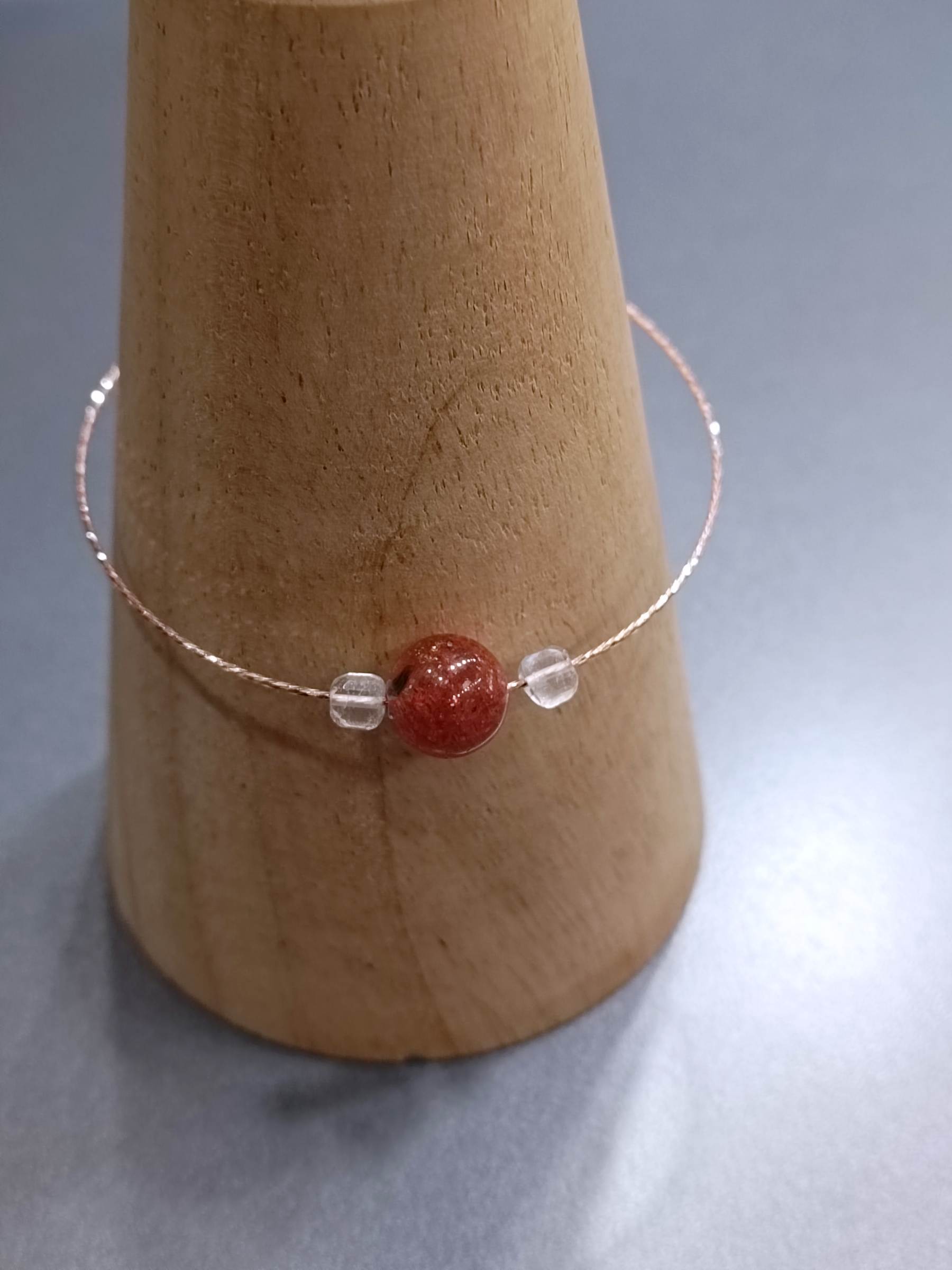ข้อมือโชคเกอร์ เงินแท้ 92.5 ชุปRose Gold ประดับหินแท้ Sunstone + Garnet Rose Gold Plated Sterling Silver Wire Bracelet (Boost Energy , Leadership) สำเนา