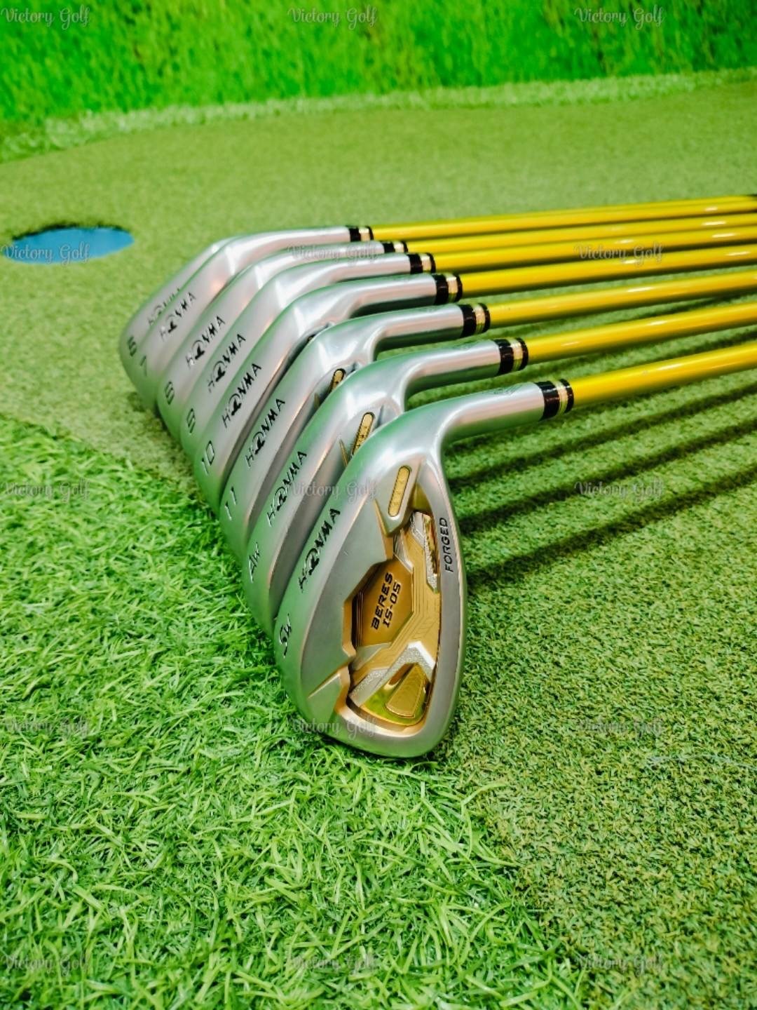 Iron set Honma BERES IS-05 Forged (Flex : R) (ARMRQ infinity 3 star) (6-11,Aw,Sw)