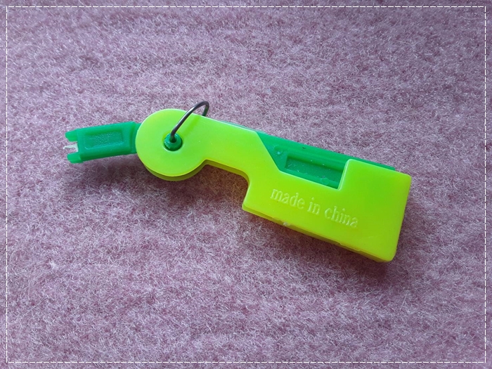 อุปกรณ์สนเข็มแบบพกพา