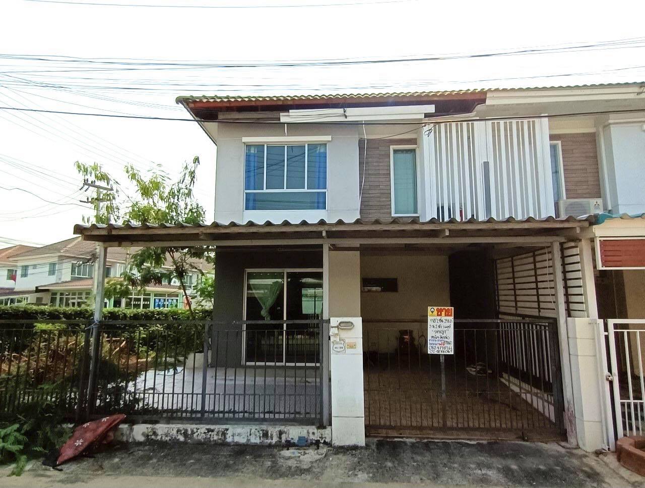 ขายทาวน์เฮ้าส์ 2 ชั้น หมู่บ้านพฤกษาวิลล์44 (รหัสทรัพย์202135) ต.บางเตย อ.สามพราน จ.นครปฐม ขนาด 29.80 ตรว. มี 3 ห้องนอน 2 ห้องน้ำ 1 ห้องครัว แอร์ 1 เครื่อง ต่อเติมหลังคาโรงรถ