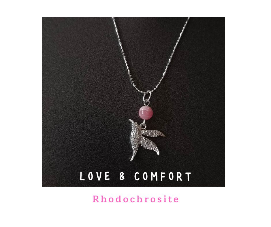 สร้อยคอพร้อมจี้Little Bird ประดับหินแท้ Rhodochrosite Pendant Necklace (เสริมความรักความสัมพันธ์)