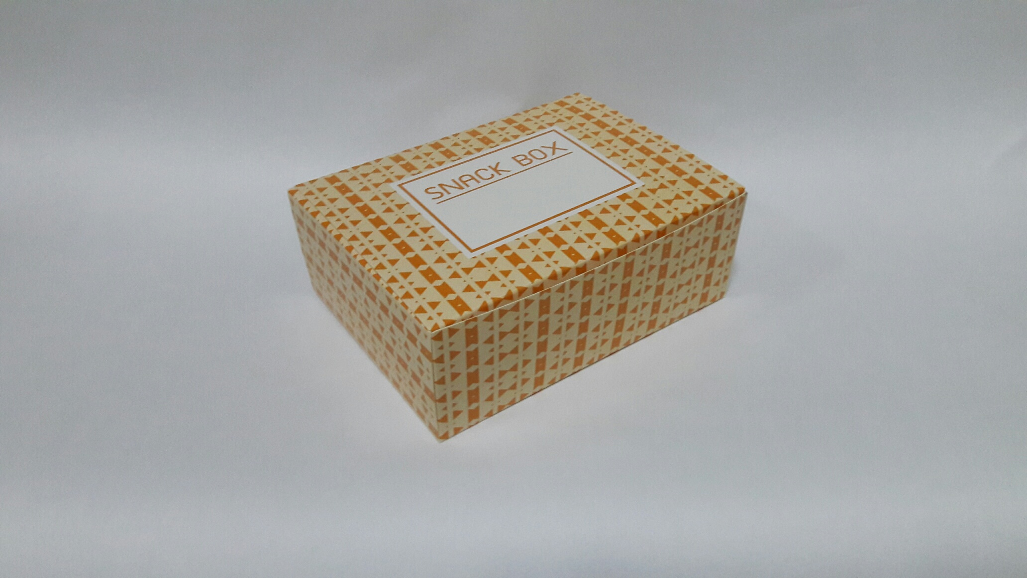 กล่องสแน็ค กล่องขนม กล่องอาหารว่าง ลาย Snack box เหลือง ขนาด 11.5 x 15.5 x 6.0 ซม. ราคา 110 บาท ต่อแพ็ค (20ใบ)