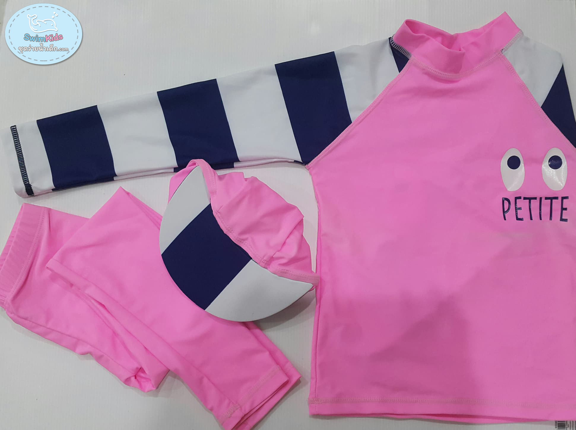 ชุดว่ายน้ำเด็กเสื้อแขนยาวสีชมพู กางเกงขายาวสีชมพู ป้องกันรังสี UV Ultraviolet Protection UV 50 พร้อมหมวกว่ายน้ำมีผ้าคลุมบังแดด ( 1 Set--> เสื้อ+กางเกงขายาว+ หมวก)