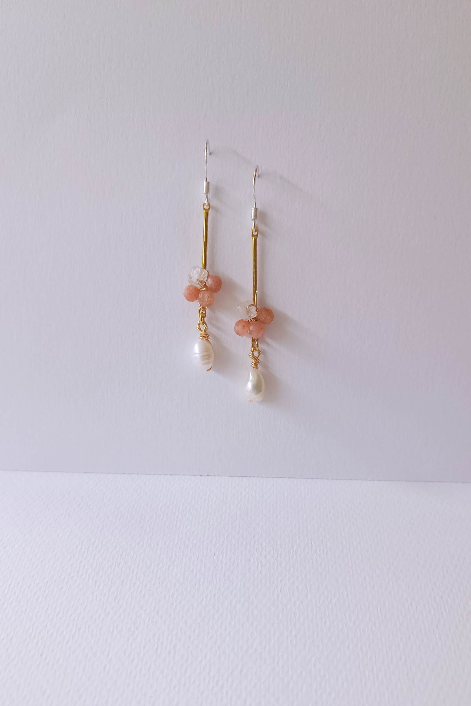 ต่างหูหินแท้ "Little Vivian" Golden Sunstone Earring (Boost Energy เสริมความเป็นผู้นำ)