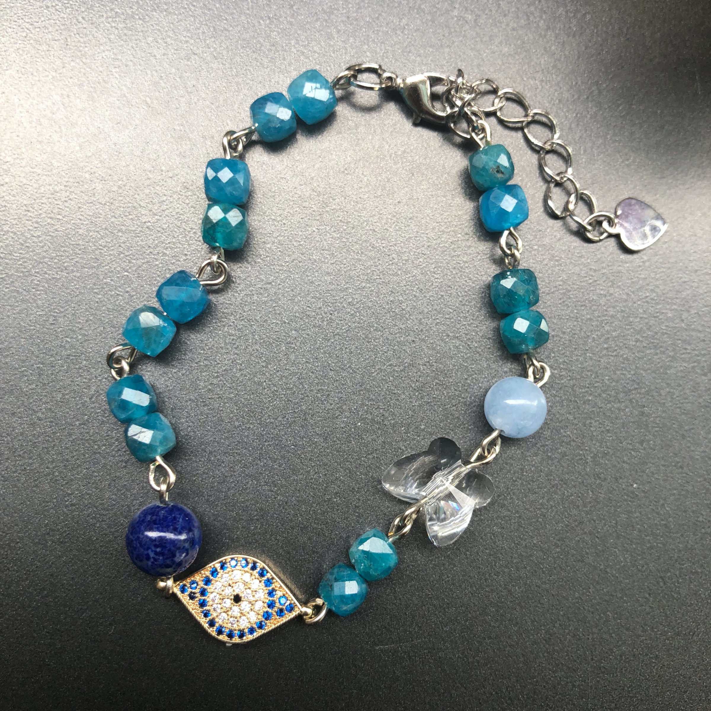 สร้อยข้อมือหินแท้ "The Light" Blue Apatite Bracelet (For Success)