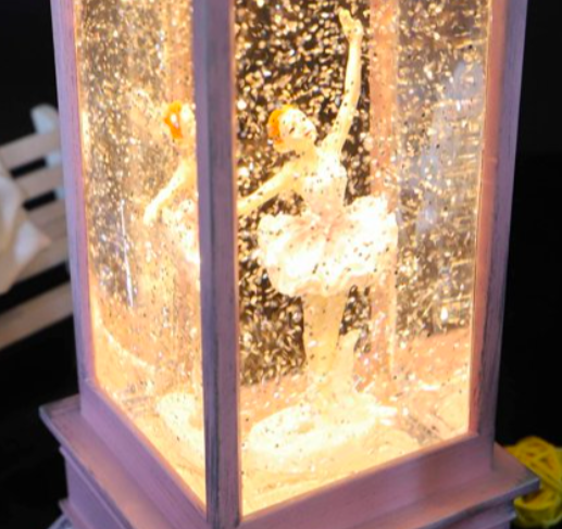 ตุ๊กตาแต่งบ้าน กล่องดนตรี music box โคมไฟตั้งโต๊ะ ทรงตะเกียง สโนว์บอล