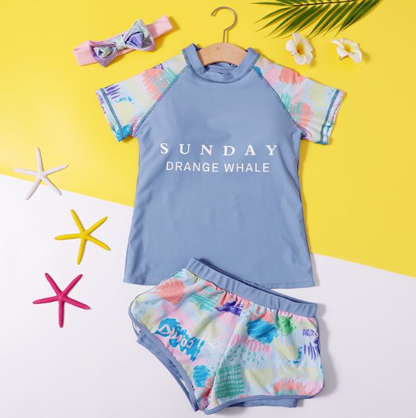 ชุดว่ายน้ำเด็กหญิงเสื้อแขนสั้น กางเกงขาสั้น สีฟ้า รุ่น Sunday
