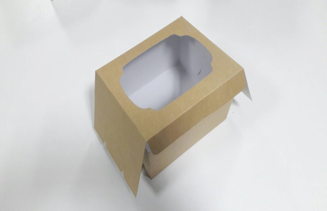 กล่องเค้ก 2 ชิ้น กล่องเค้ก กล่องขนม กล่องเบเกอรี่ กล่องคัพเค้ก สีคราฟท์หน้าขาวหลังน้ำตาล ขนาด 13x15.2x10 ซม. ราคา 170 บาท (20ใบ/แพ็ค)