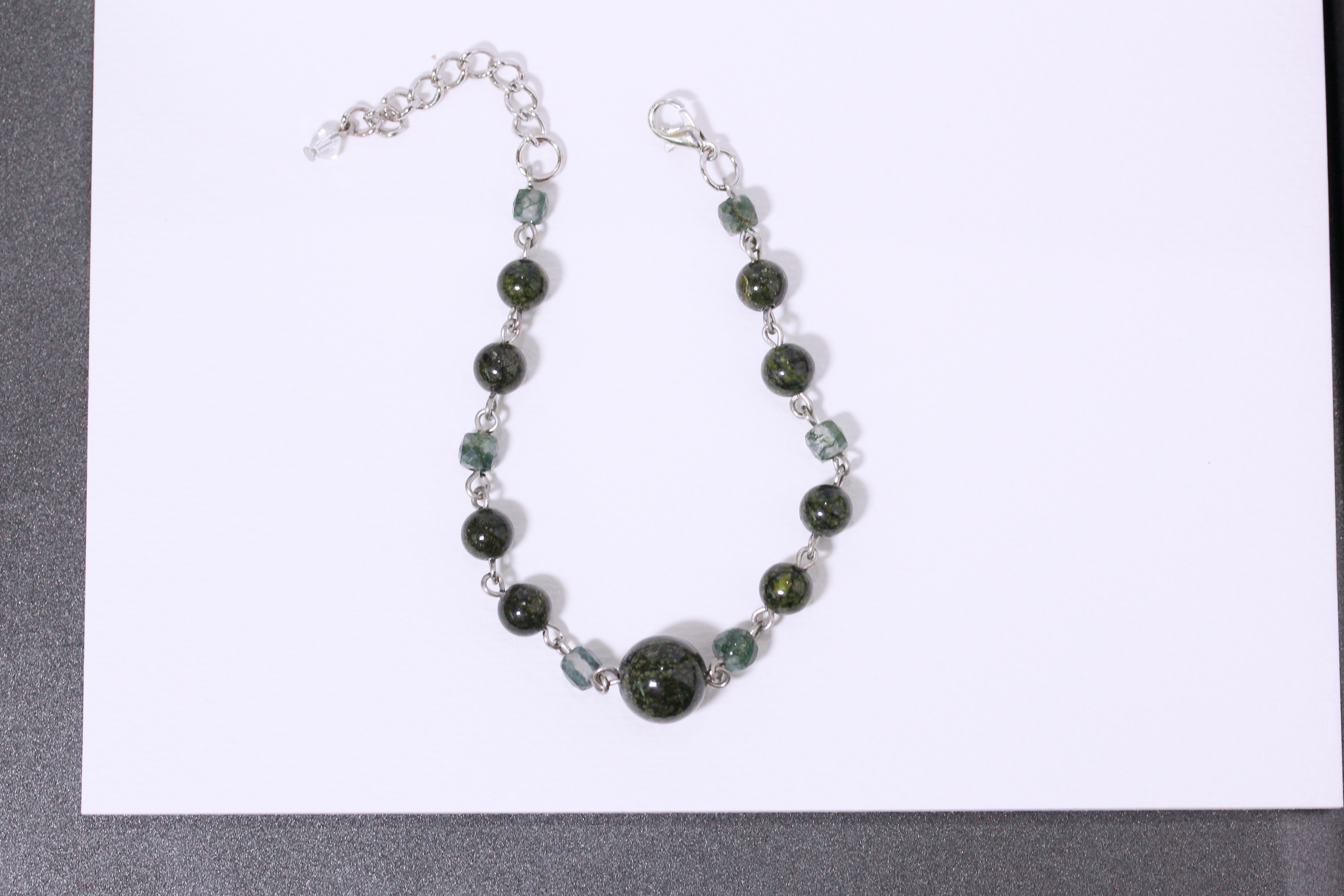 สร้อยข้อมือหินแท้ "Connected" Serpentine + Moss Agate Bracelet (ปกป้อง คุ้มครอง ป้องกัน)