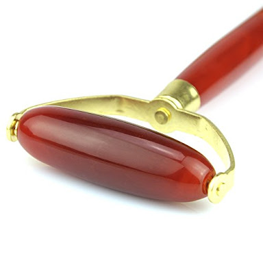 กัวซาลูกกลิ้ง"หม่าเล่า” (Red Agate Facial Massage Roller)