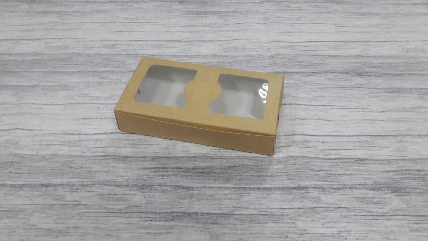 กล่องบราวนี่ 2 - 3 ชิ้น กล่องทรงแบน กล่องคุ๊กกี้ กล่องช็อคโกแลต กล่องขนมฟู้ดเกรด สีคราฟท์น้ำตาลอ่อน ขนาด 8 x 15 x สูง 3 ซม.ราคา 100 บาทต่อแพ็ค (20ใบ)