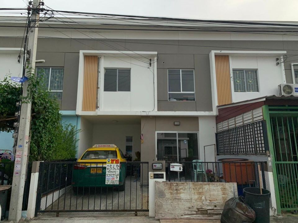 ขายทาวน์เฮ้าส์ 2 ชั้น หมู่บ้านพฤกษา64/2 ทำเล ใกล้ทางด่วน และ มอเตอร์เวย์ (รหัสทรัพย์ 202076) ต.คลองสาม อ.คลองหลวง จ.ปทุมธานี ขนาด 18.10 ตรว.มี 3 ห้องนอน 2 ห้องน้ำ 1 ห้องรับแขก 1 ห้องครัว จอดรถได้ 1 คัน