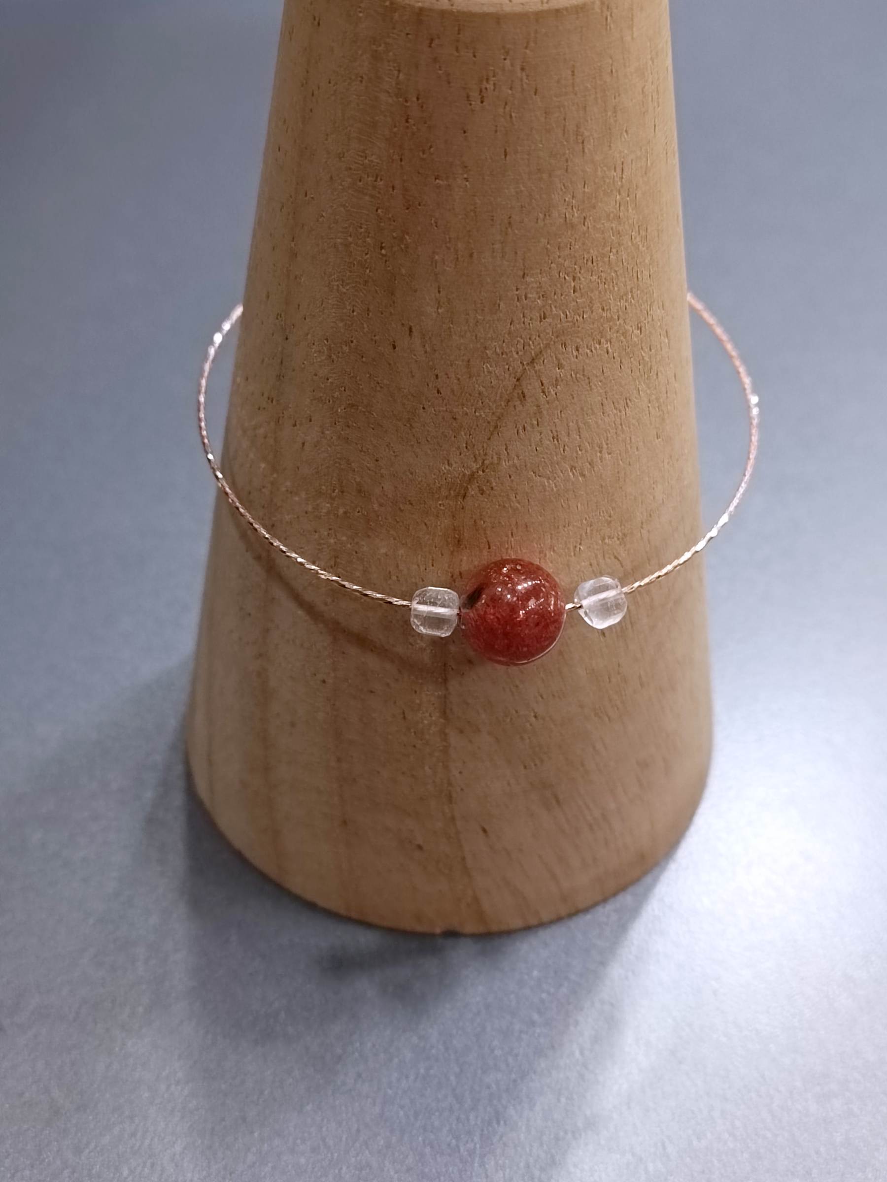 ข้อมือโชคเกอร์ เงินแท้ 92.5 ชุปRose Gold ประดับหินแท้ Sunstone + Garnet Rose Gold Plated Sterling Silver Wire Bracelet (Boost Energy , Leadership) สำเนา