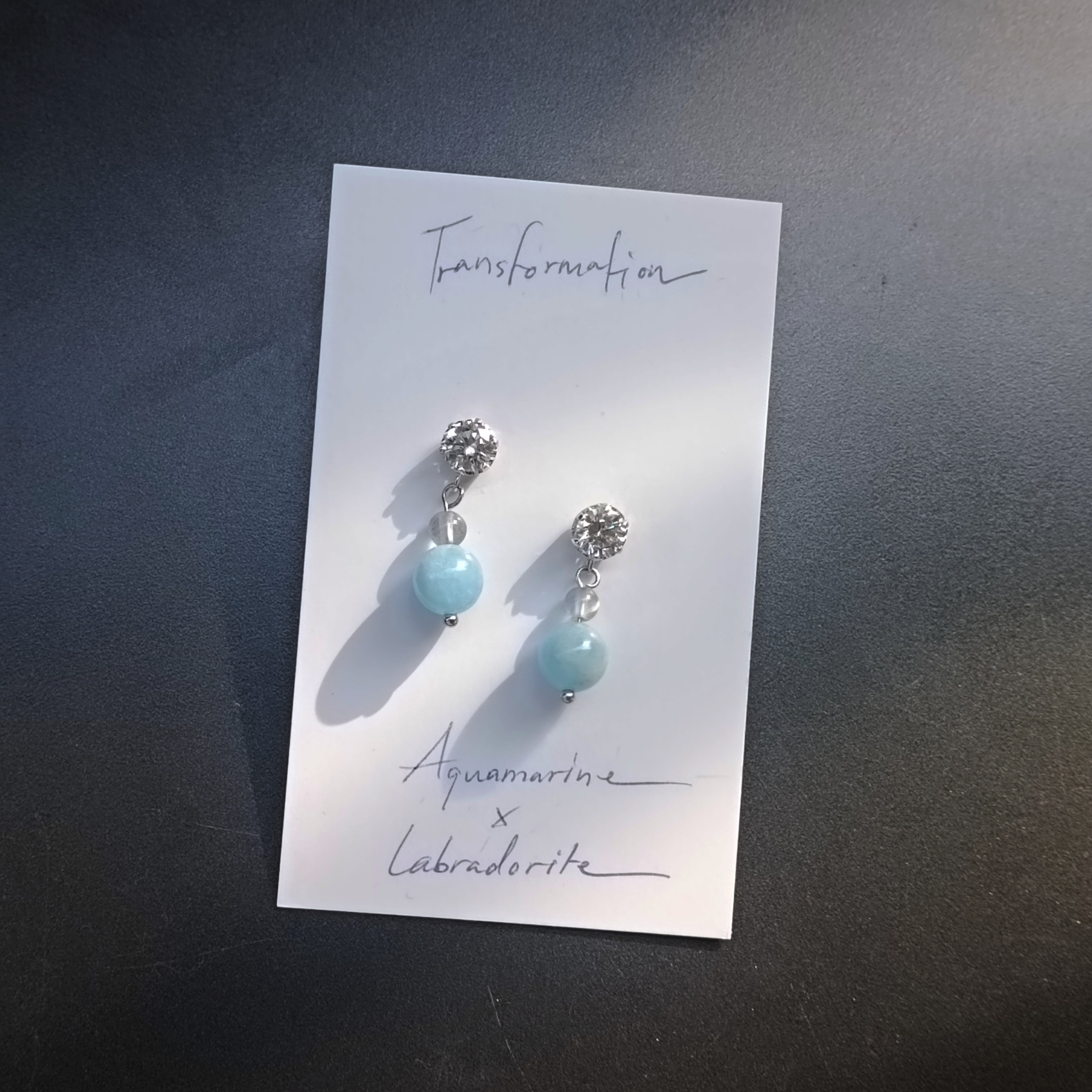 ต่างหูเงินแท้ 92.5 ชุป Platinum ประดับหินแท้ Aquamarine Sterling Silver Earring (ทลายกำแพงการสื่อสาร พูดได้เงิน เสริมความใจเย็น)