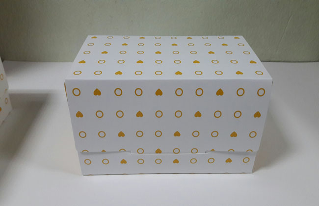 กล่องเค้กโรล กล่องคัพเค้ก 2 ชิ้น กล่องเค้ก 2 ชิ้น กล่องขนม ลายหัวใจสีเหลือง ขนาด 9 x 16.8 x9 ซม.ราคา 185 บาทต่อแพ็ค(20 ใบ)