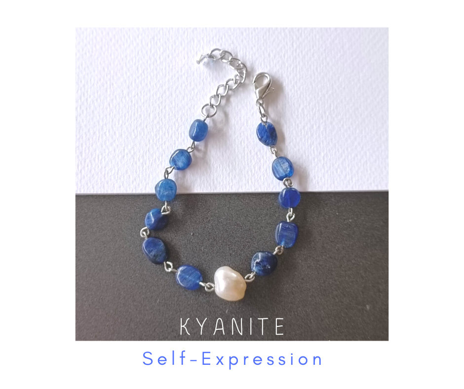 สร้อยข้อมือหินแท้ "Connected" Kyanite + Pearl Bracelet ( For Success)