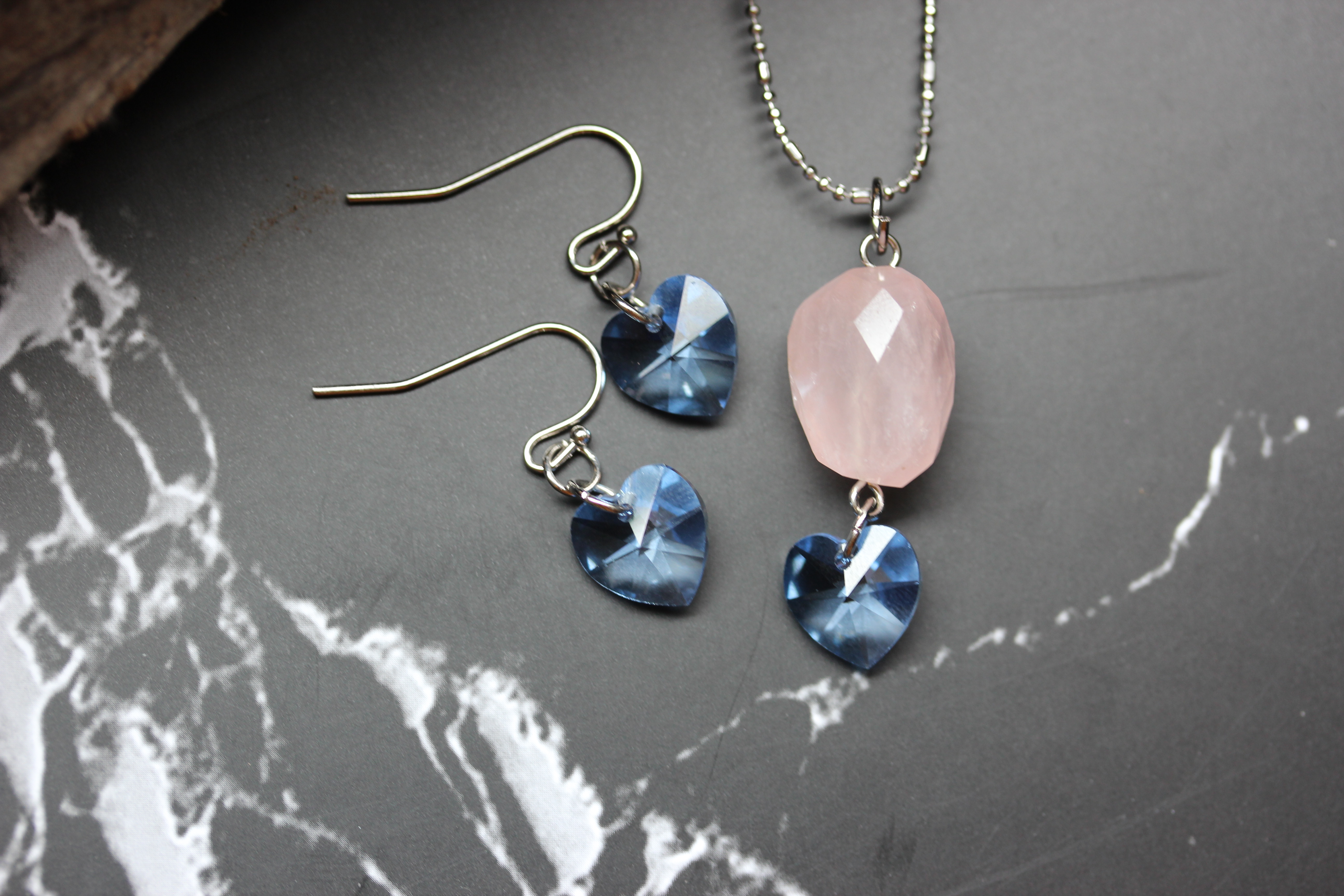 สร้อยจี้ พร้อมต่างหู หินแท้ "Love Potion" Rose Quartz Jewelry Set ( For Love and Relationship)