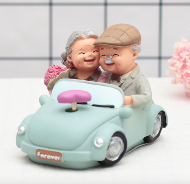 ตุ๊กตาแต่งบ้าน กล่องดนตรี music box คุณตาคุณยายรถเต่า