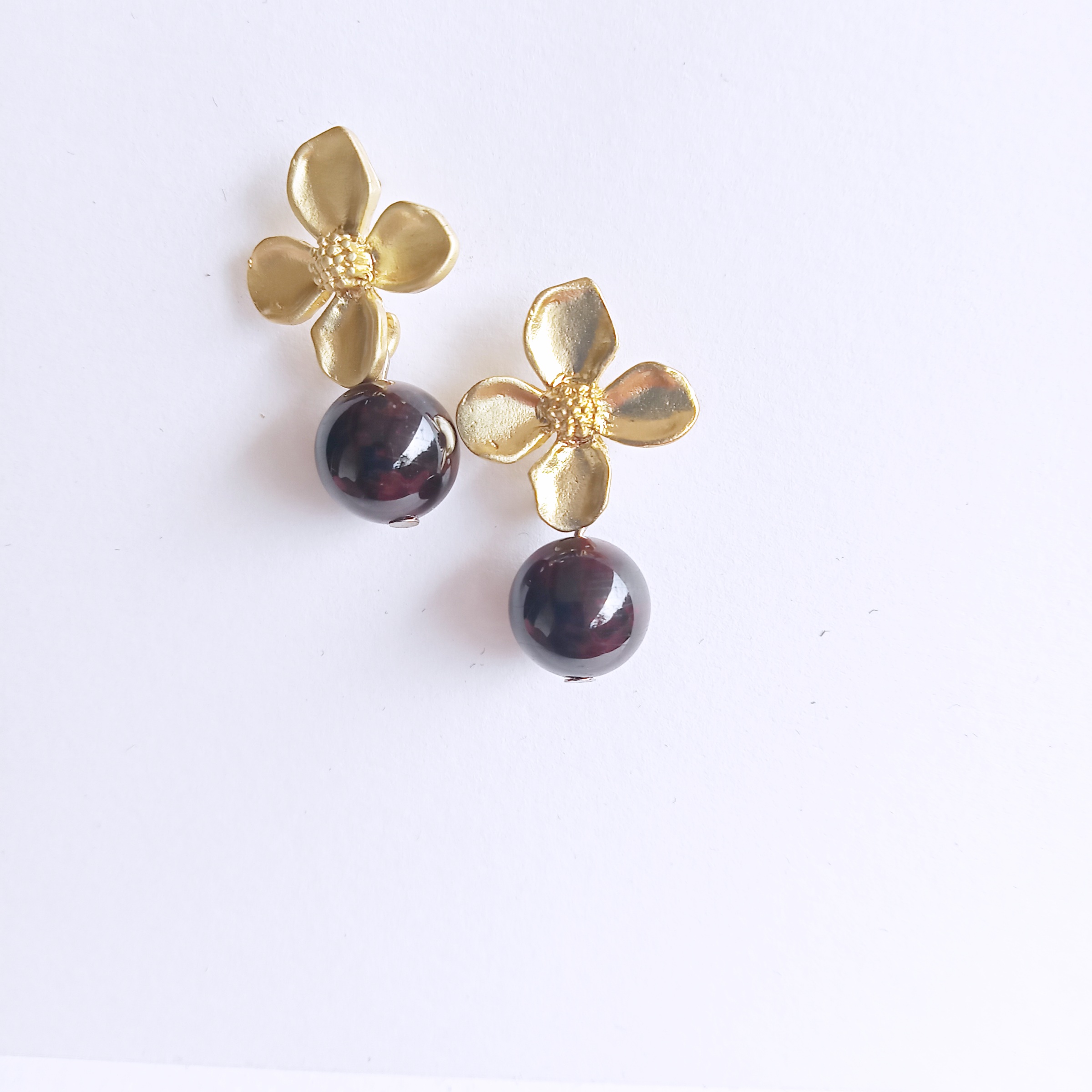 Garnet Earring ต่างหูหินแท้ โกเมน สีแดงเข้ม (ปกป้อง คุ้มครอง)