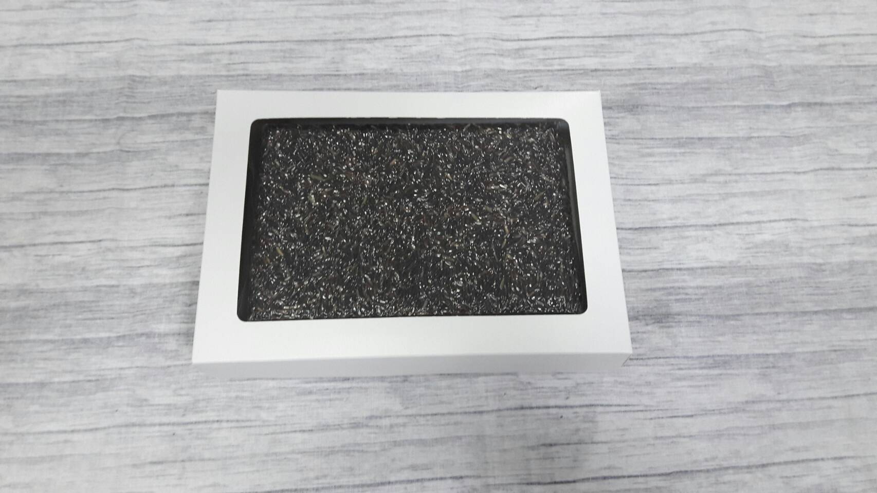 กล่องของขวัญ กล่องของที่ระลึก กล่องฝาครอบ กล่องอเนกประสงค์ กล่องของใช้ กล่องใส่ข้าวสาร กล่องหน้าต่างพลาสติก สีขาว ขนาด 16.2x22.5x4.5 ซม. ราคา 405 บาทต่อแพ็ค (20 ใบ)