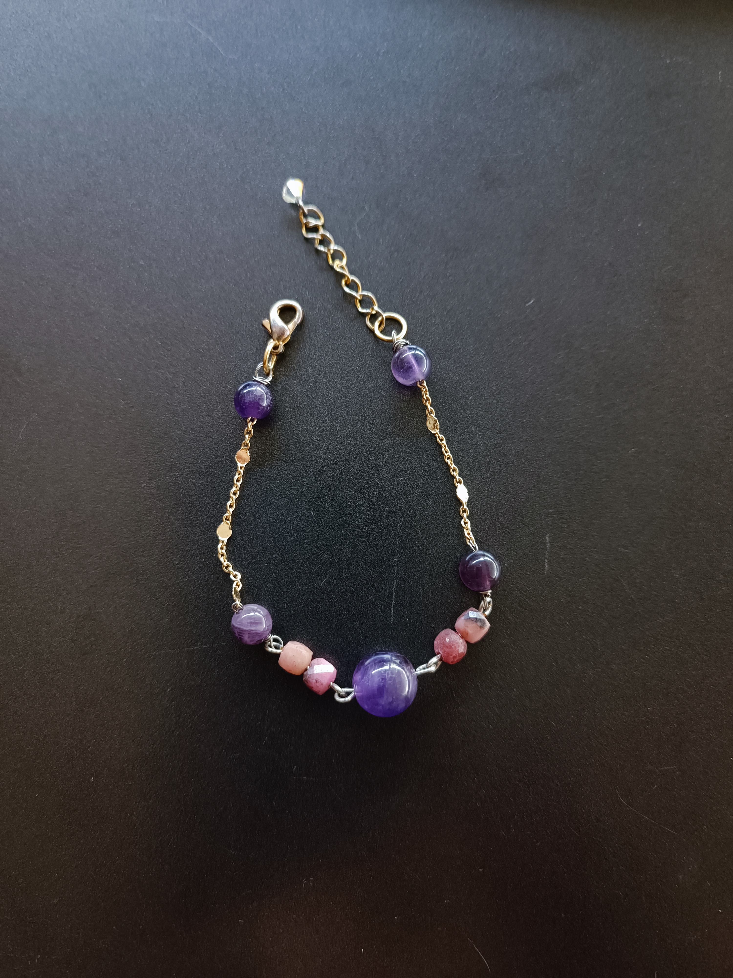 สร้อยข้อมือหินแท้ "Mini" Abundant Bracelet (Amethyst+Rhodonite)