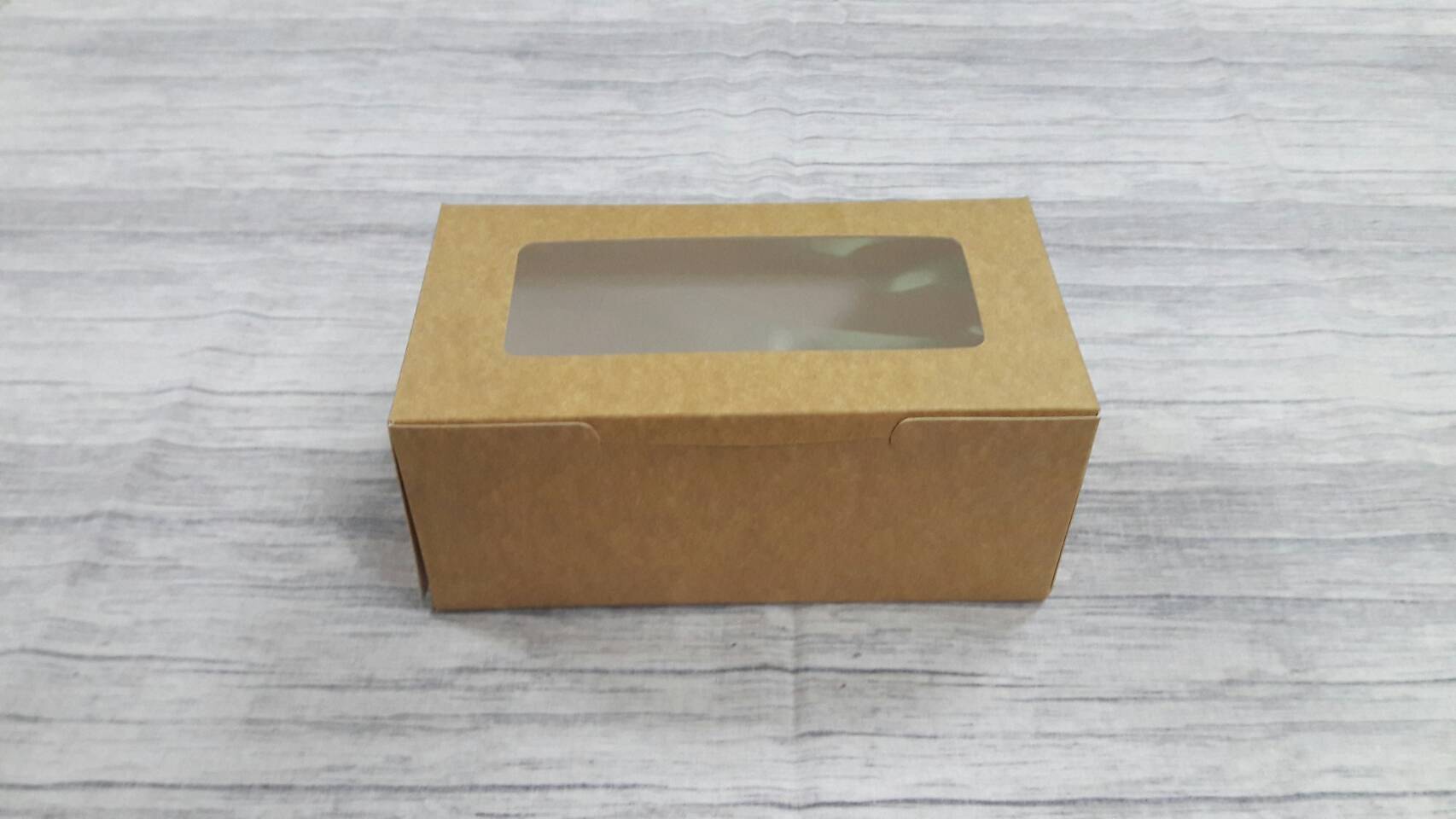 กล่องขนม กล่องเค้ก กล่องคัพเค้ก กล่องชิฟฟ่อน กล่องช้อคโกแล็ต กล่องคุ๊กกี้ กล่องไม่มีหน้าต่าง (หน้าต่างพลาสติก) ขนาด 9.5x18x7.8ซม.สีคราฟท์น้ำตาลอ่อน (CKB) (ราคา 185 บาทต่อแพ็ค (20 ใบ)