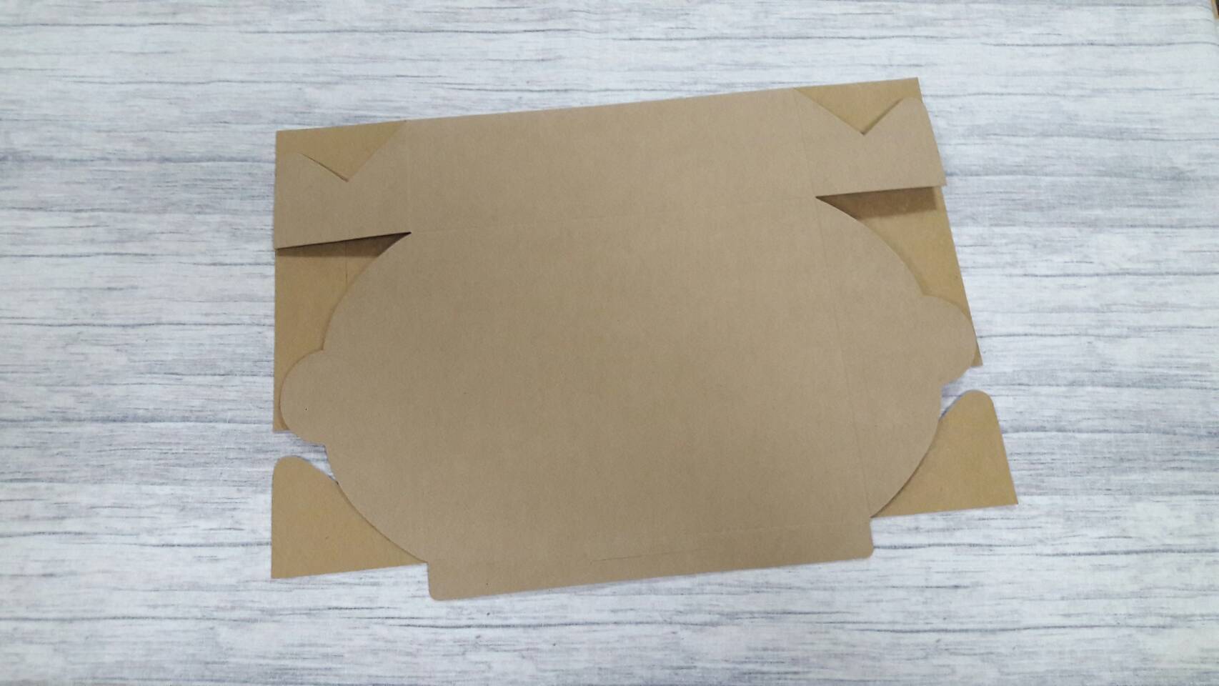 กล่องขนม กล่องเค้ก กล่องคัพเค้ก กล่องบราวนี่ กล่องชิฟฟ่อน กล่องสแน็ค ขนาด 17.5x22.0x7.4 ซม. สีคราฟท์น้ำตาลเข้ม KP(FDA) แบบฝาทึบ ราคา 230 บาทต่อแพ็ค(20ใบ)