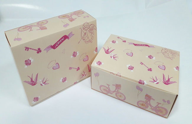 กล่องสแน็ค กล่องขนม กล่องอาหารว่าง ลายวินเทจ ขนาด 11.5 x 15.5 x 6.0 ซม. ราคา 110 บาท ต่อแพ็ค (20ใบ)