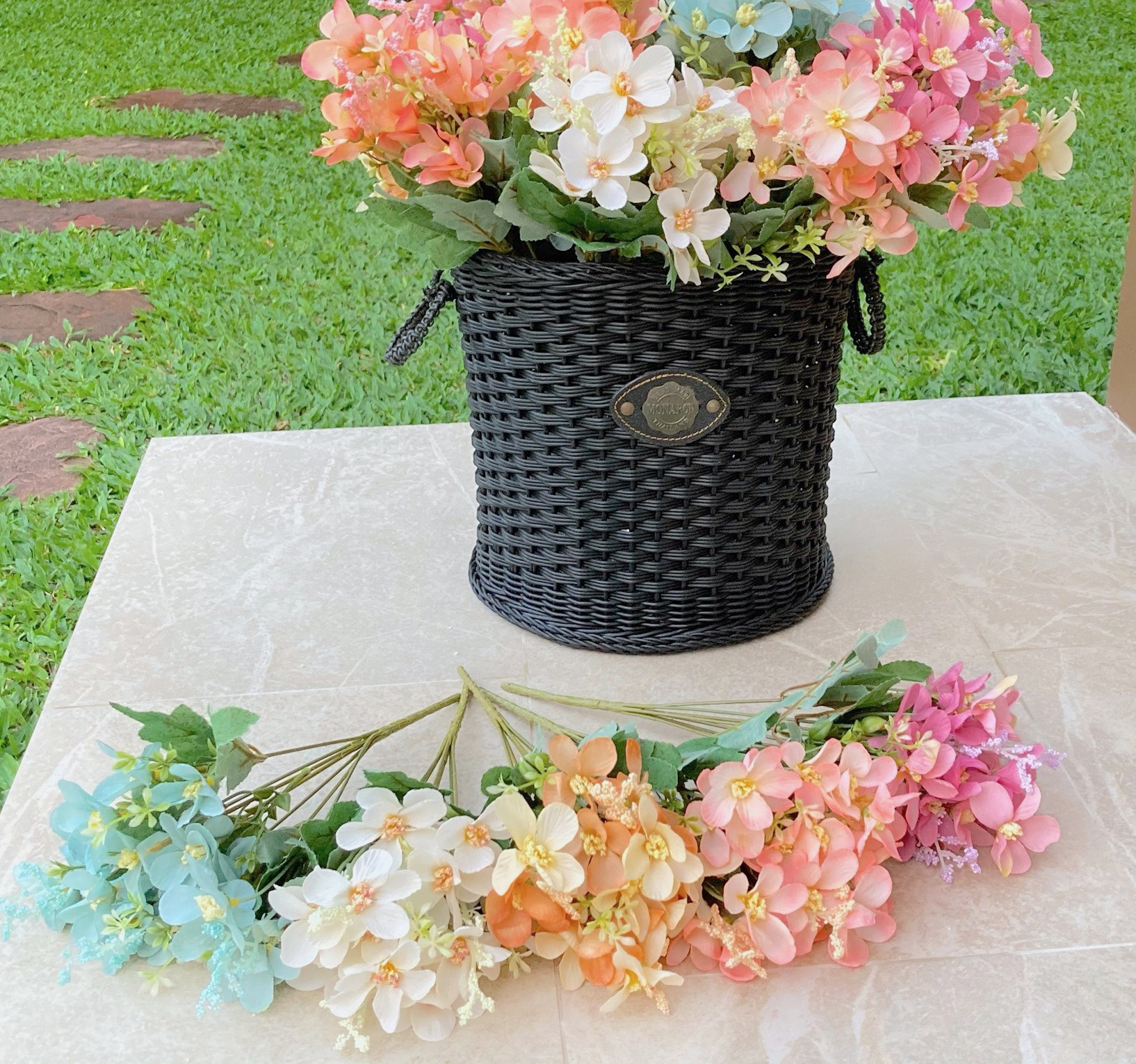 ดอกไม้งานผ้า สีพาสเทลน่ารักมากๆ มีหลายสีให้เลือกนะคะ ช่อละ 90 บาท