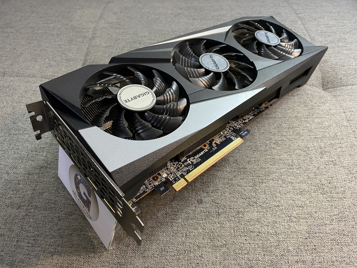 AMD RADEON RX 6600 XT 8GB GIGABYTE GAMING OC PRO