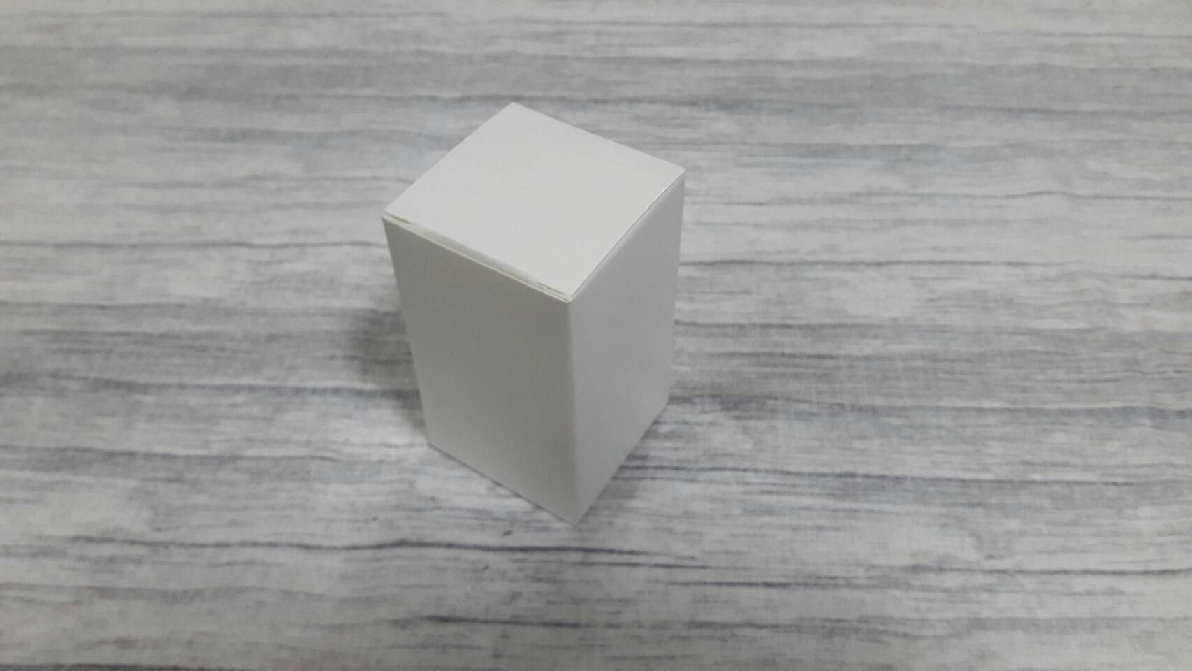 กล่องอเนกประสงค์ สีขาว 5x5x8.5 ซม. แบบทรงฝาปิดเปิด ท้ายก้นขัด กล่องของขวัญ กล่องเครื่องสำอางค์ ราคา 225 บาทต่อแพ็ค(50 ใบ)