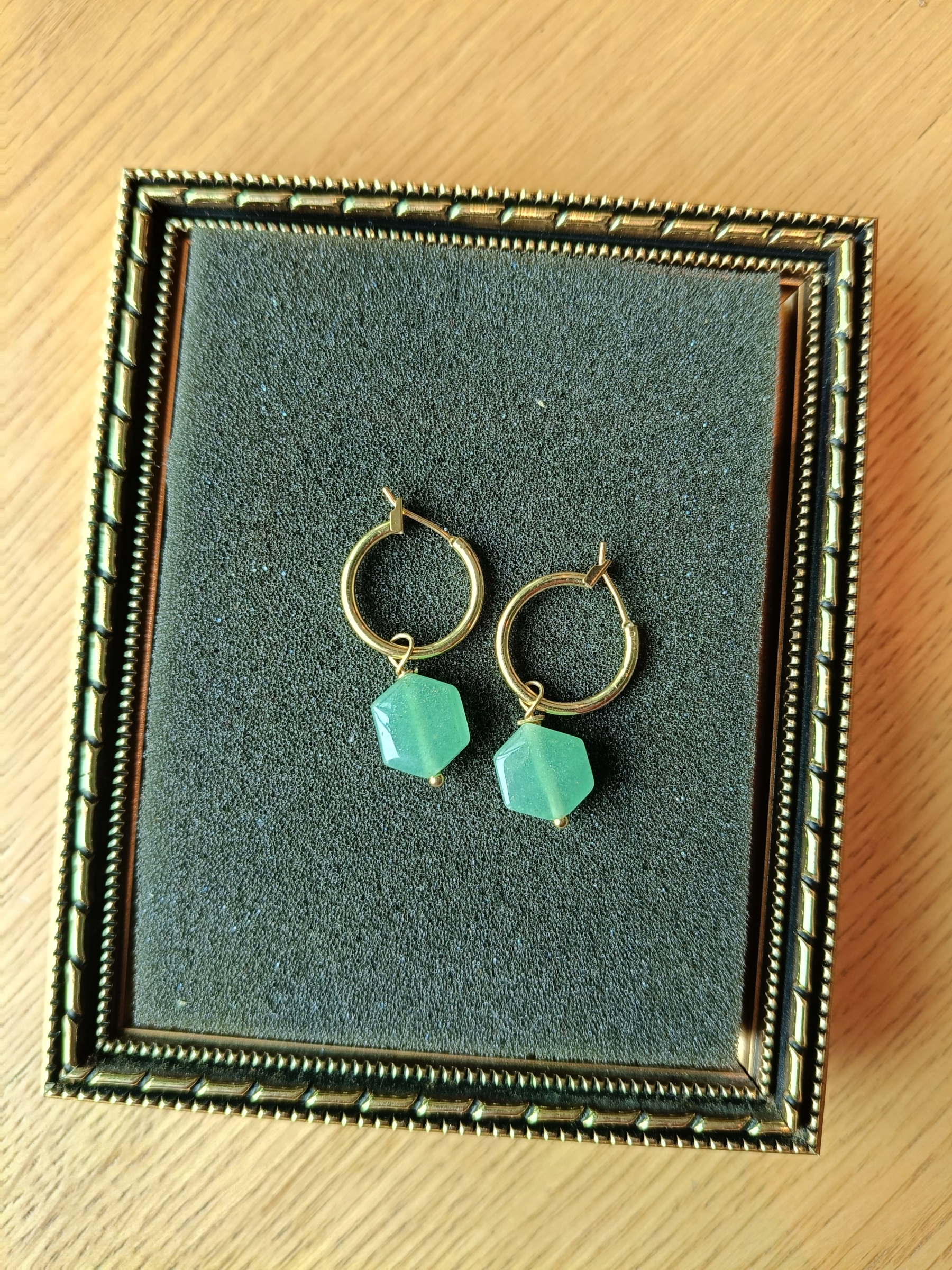 "Dazzling" 18K ต่างหูหินแท้ Green Aventurine Earring (Manifesting Luck , Wealth , Abundance)