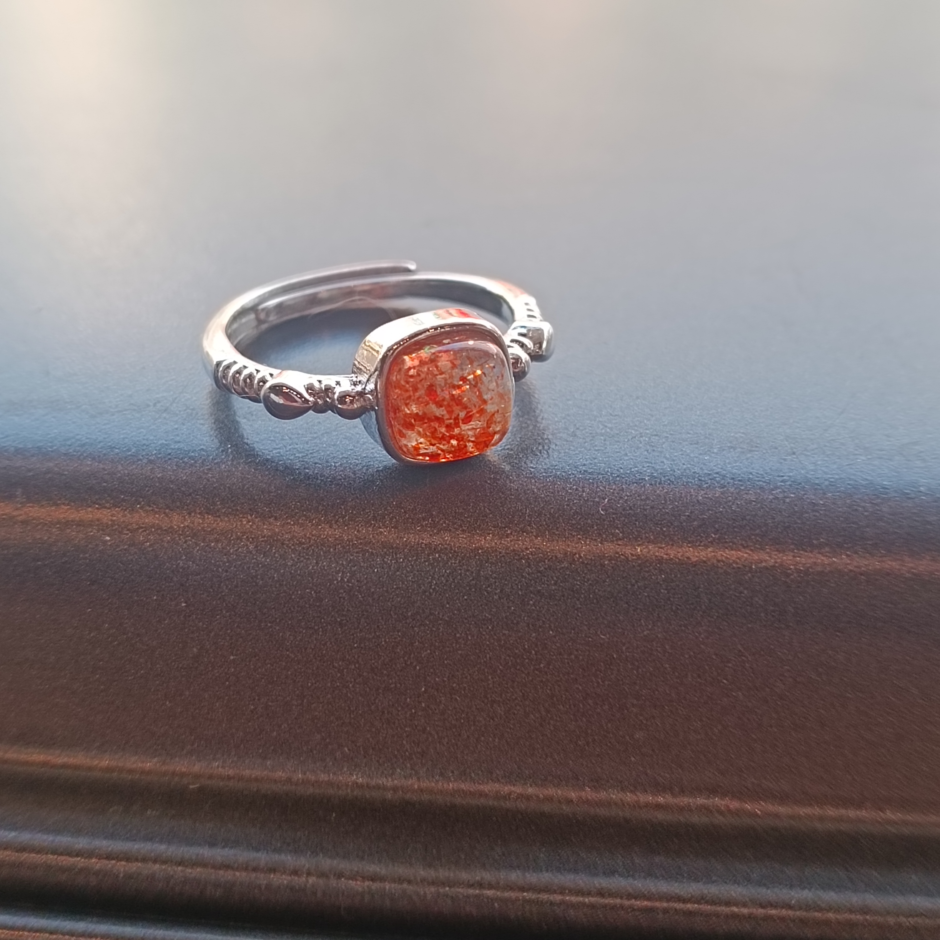 Natural Sanidine "Sunstone" Ring แหวนหินแท้ ซันสโตน (เสริมพลังงาน อำนาจ ขับเคลื่อนความเป็นผู้นำ)