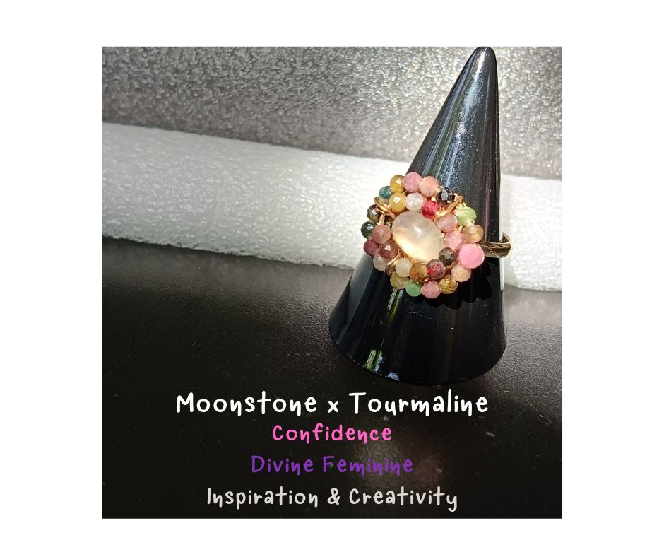 Moonstone x Tourmaline Wire Wrapped Ring แหวนหินแท้ (เสริมเสน่ห์เพศหญิง ปลดล๊อคพลังงาน เสริมความเฮง)
