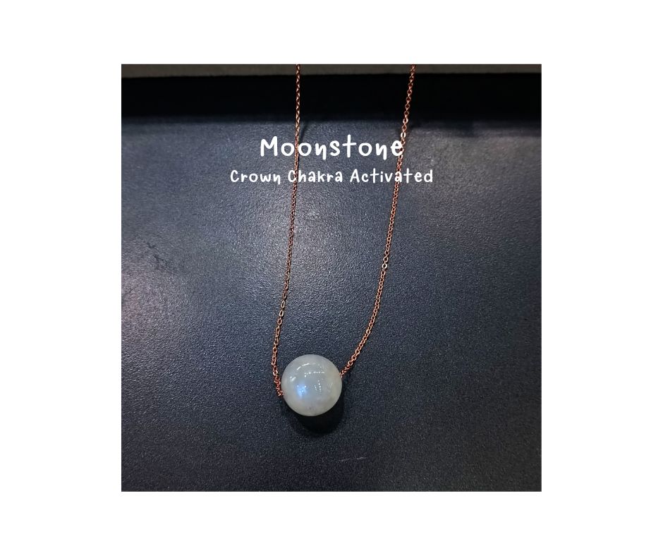 สร้อยคอ "Lak Lak " หินแท้ Moonstone Necklace (เสริมความอ่อนหวาน น่ารัก เสน่ห์เพศหญิง พร้อมผ่อนคลายความเครียด)