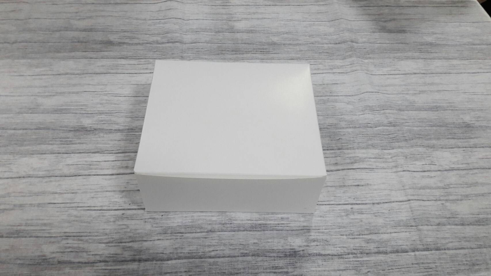 กล่องบราวนี่ กล่องชิฟฟ่อน กล่องขนม Snack Box กล่องสแน็ค กล่องอาหารว่าง ขนาด 14 x 16 x 6.5 ซม. สีขาว ราคา 135 บาท (20ใบ/แพ็ค)