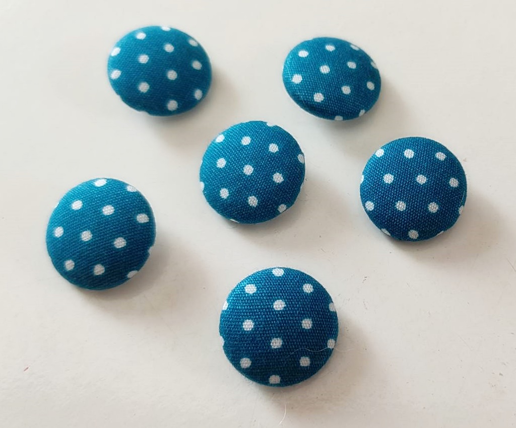 กระดุมผ้าลายPolkadot สีฟ้าน้ำทะเลจุดขาว