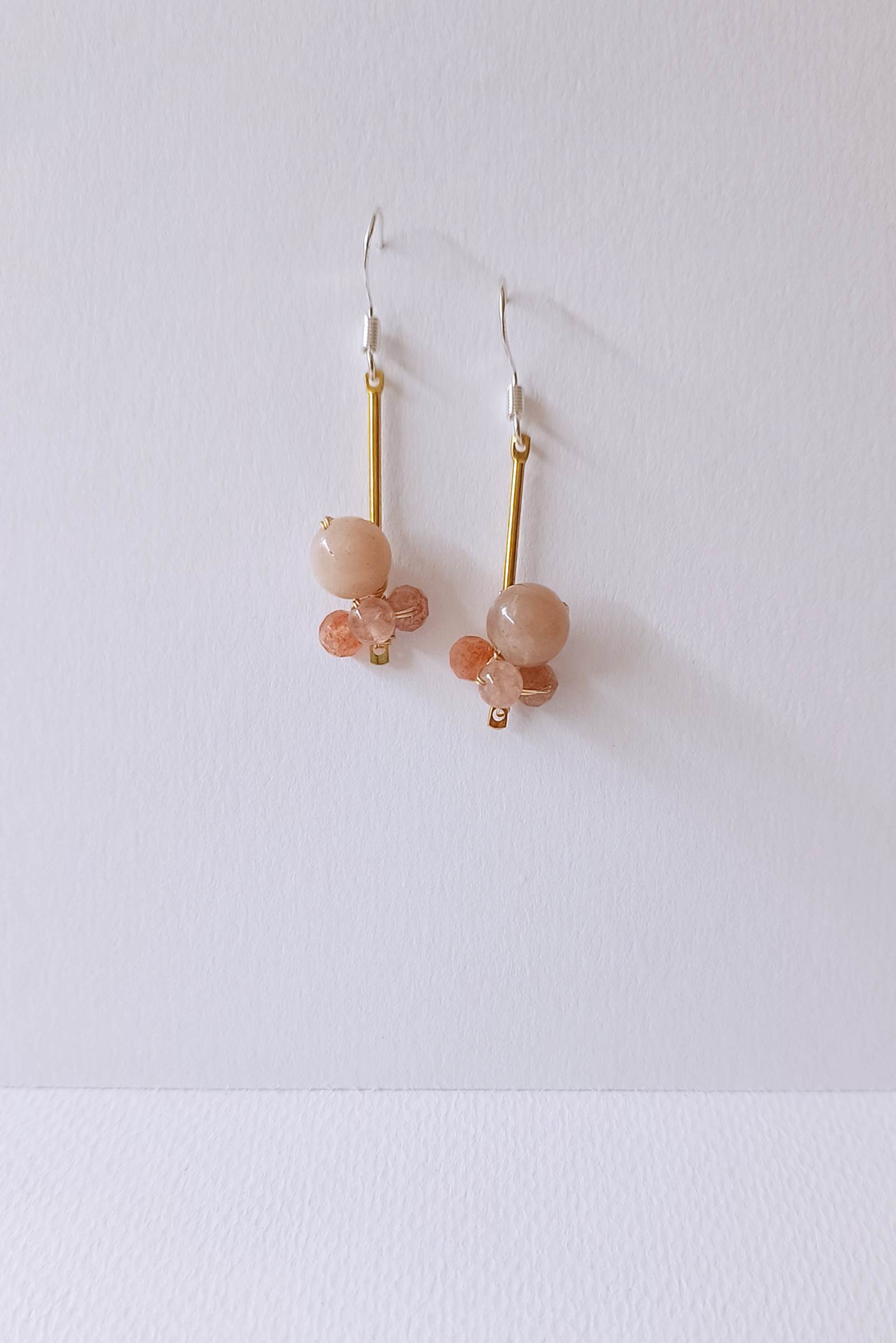 ต่างหูหินแท้ "Little Vivian" Golden Sunstone Earring (Boost Energy เสริมความเป็นผู้นำ)