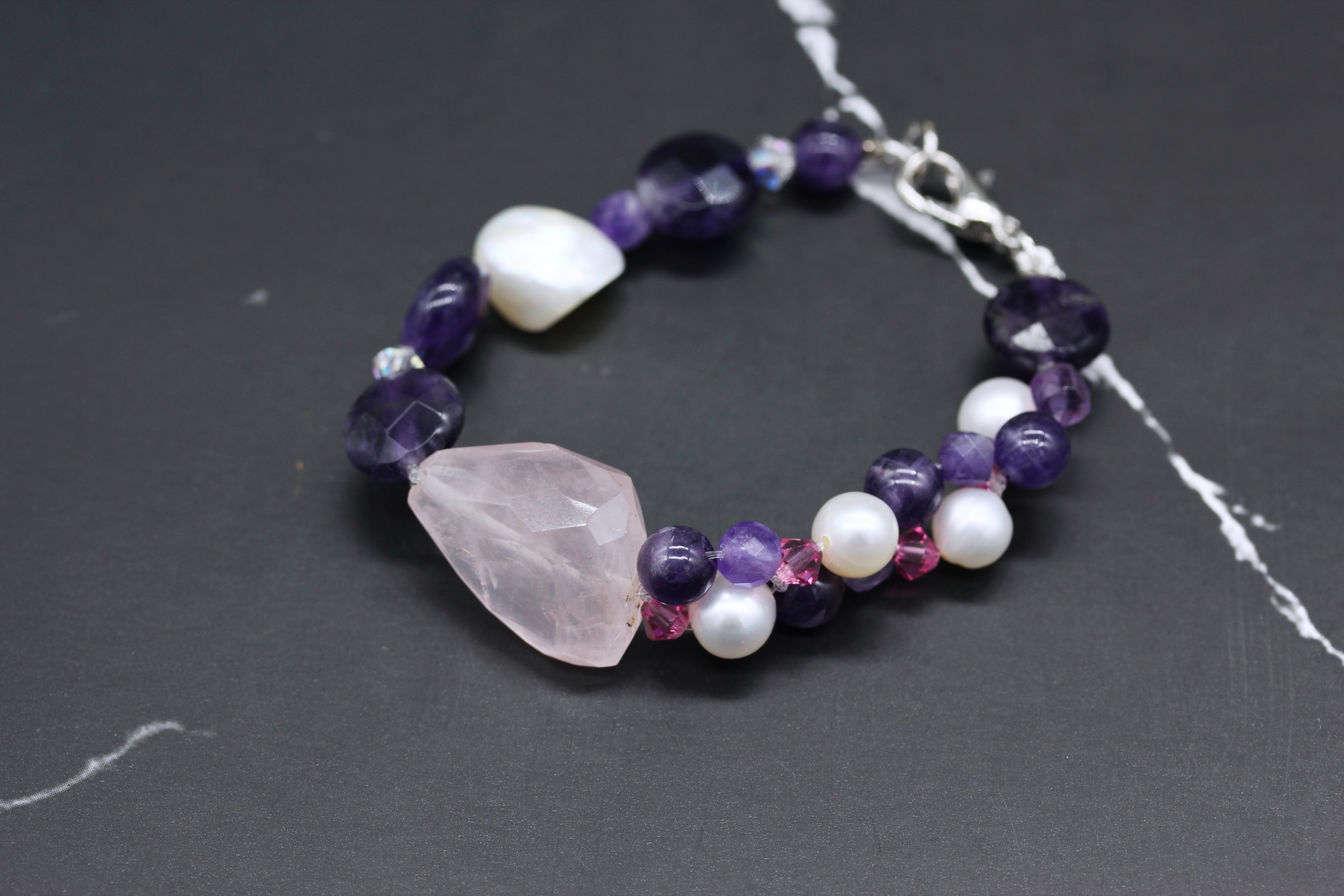 สร้อยข้อมือหินแท้ "Bobbie" Rose Quartz+ Amethyst Bracelet (For Success)